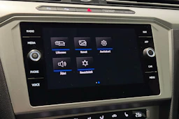 ruskea (beige) Volkswagen Passat 2018 kuva 21.