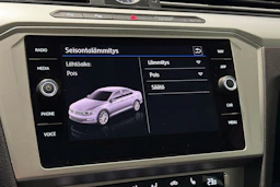 ruskea (beige) Volkswagen Passat 2018 kuva 22.