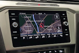 ruskea (beige) Volkswagen Passat 2018 kuva 23.