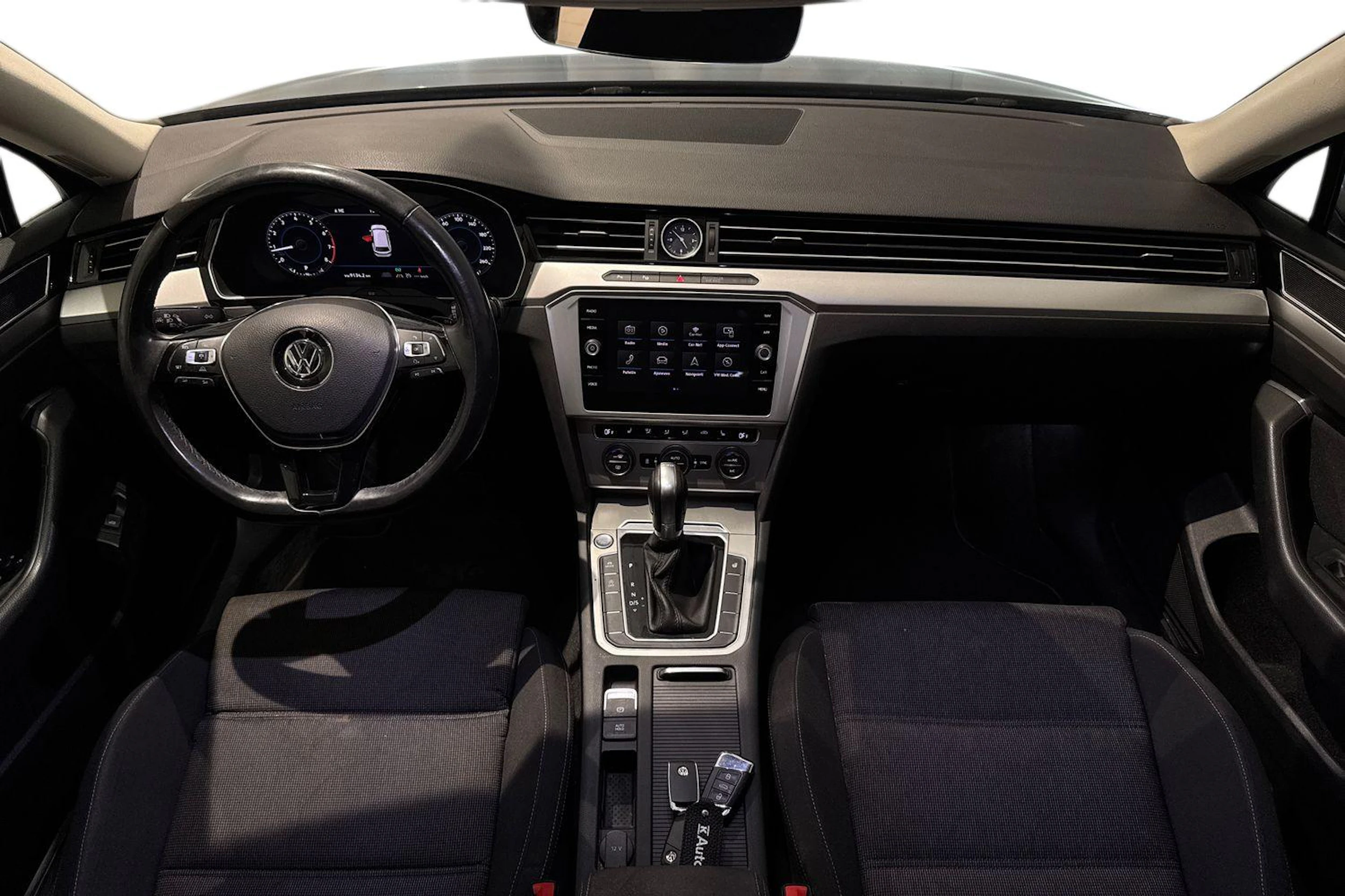 met. sininen Volkswagen Passat 2018 kuva 9.