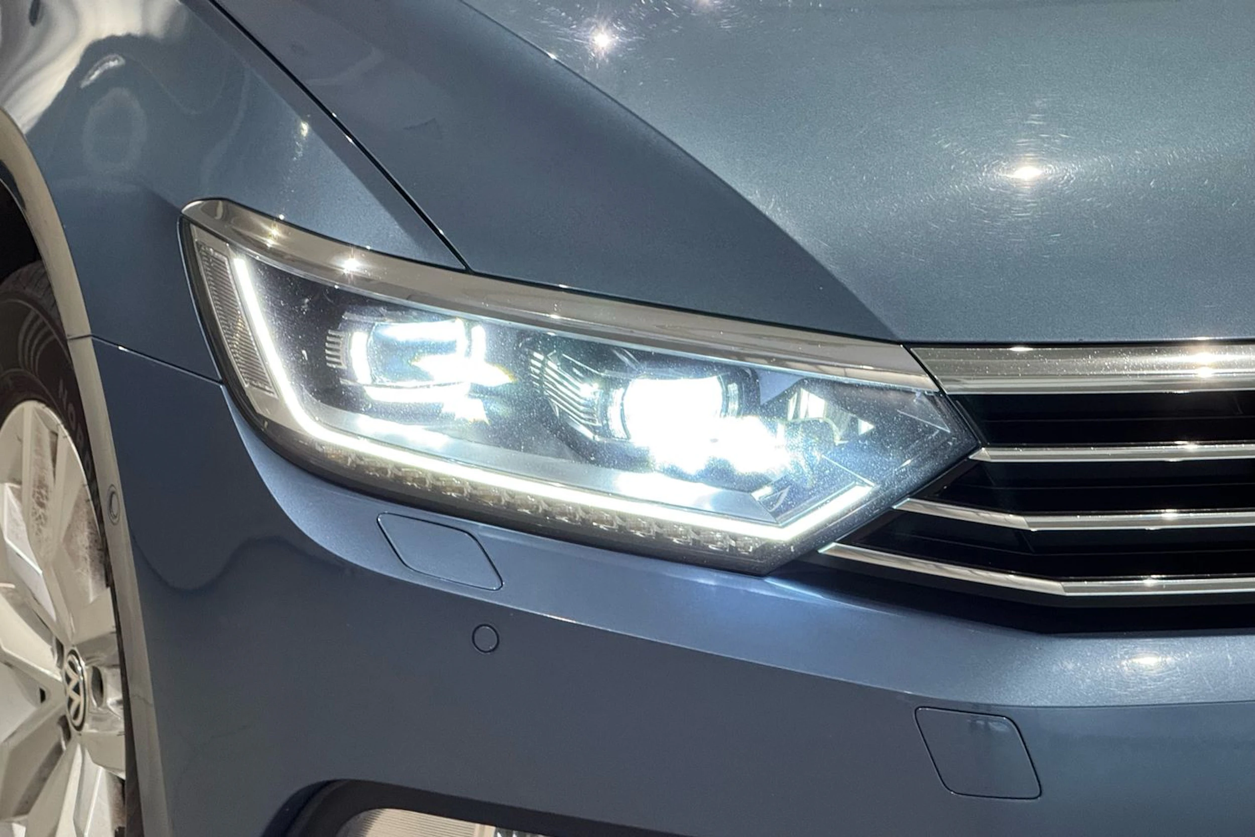 met. sininen Volkswagen Passat 2018 kuva 16.