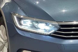 met. sininen Volkswagen Passat 2018 kuva 16.