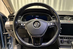 met. sininen Volkswagen Passat 2018 kuva 22.