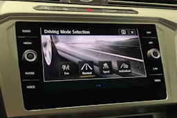 met. sininen Volkswagen Passat 2018 kuva 29.