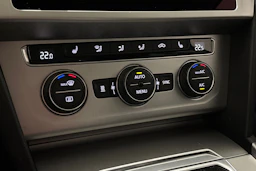 met. sininen Volkswagen Passat 2018 kuva 30.