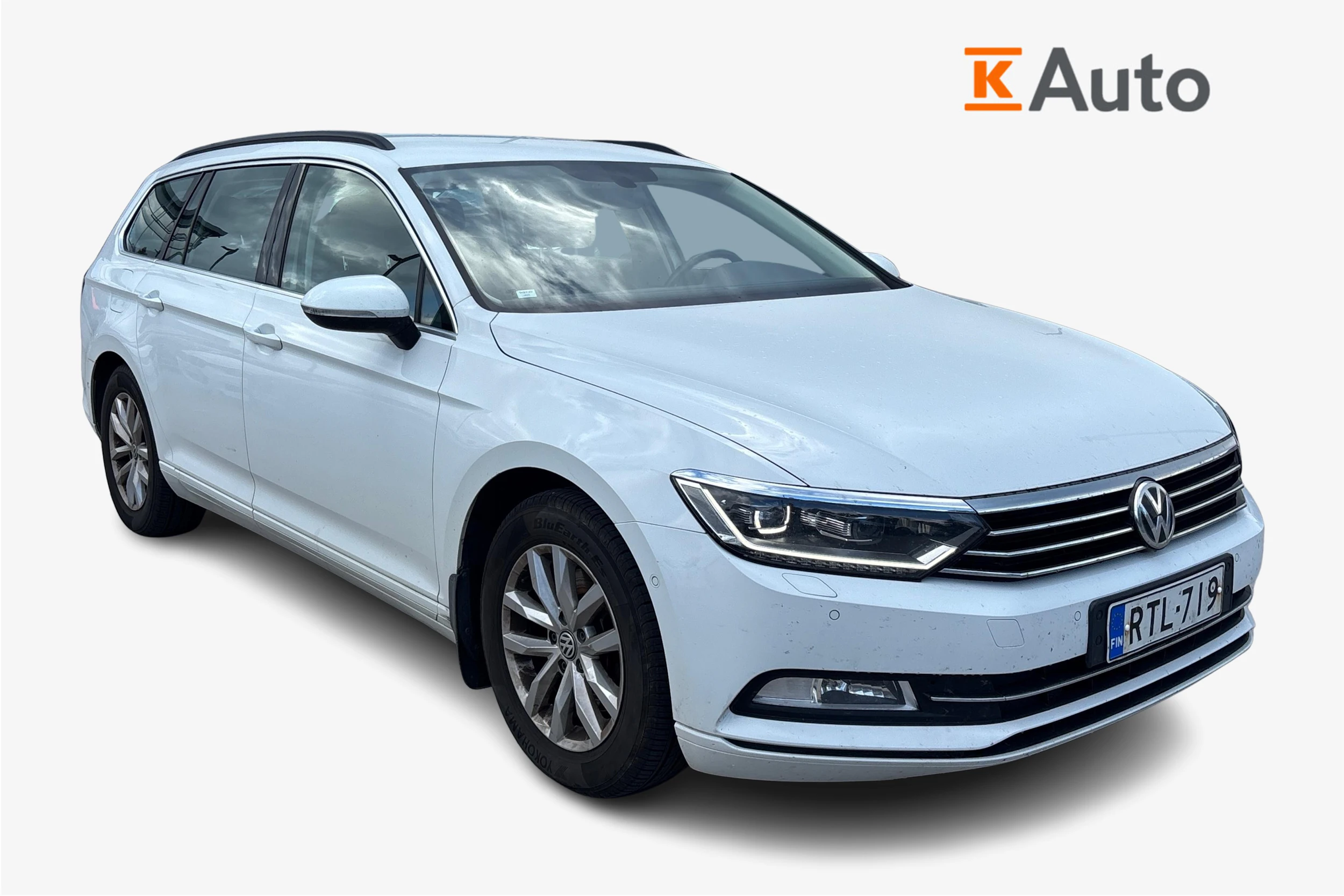 valkoinen Volkswagen Passat 2017 kuva 1.