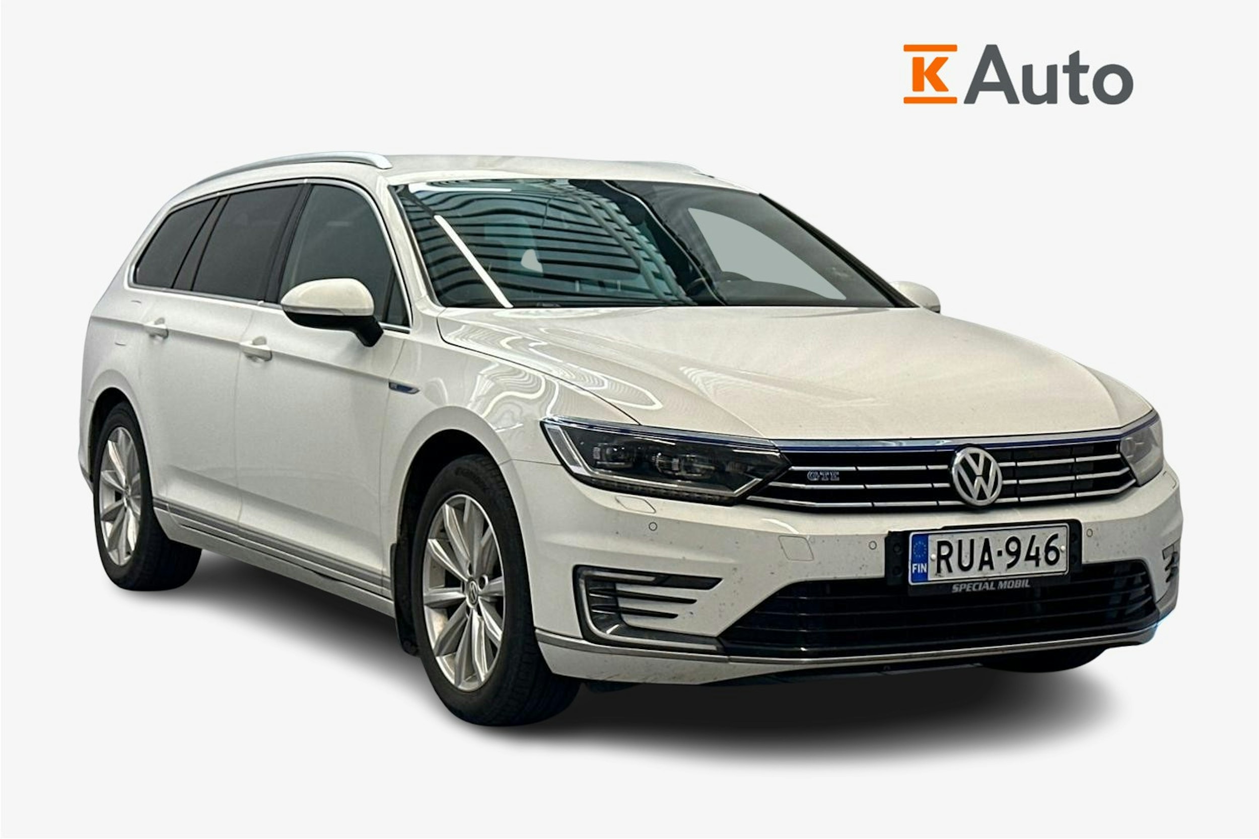 valkoinen Volkswagen Passat 2017 kuva 1.