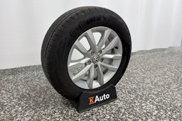 sininen Volkswagen Passat 2017 kuva 13.