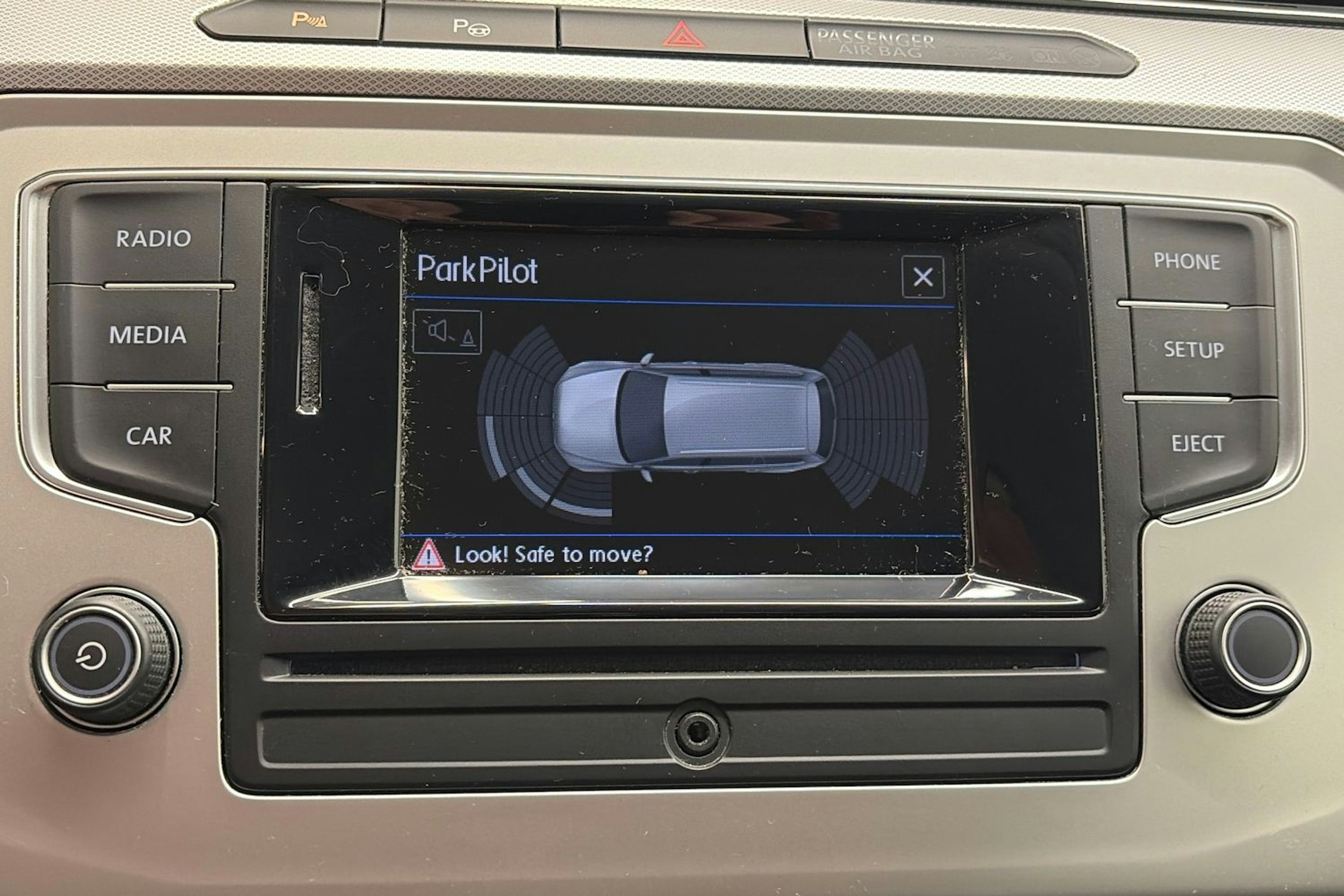 sininen Volkswagen Passat 2017 kuva 20.