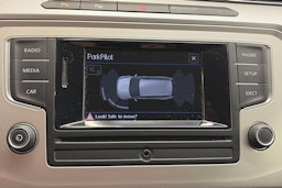 sininen Volkswagen Passat 2017 kuva 20.