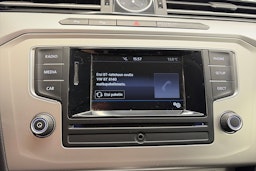 sininen Volkswagen Passat 2017 kuva 21.