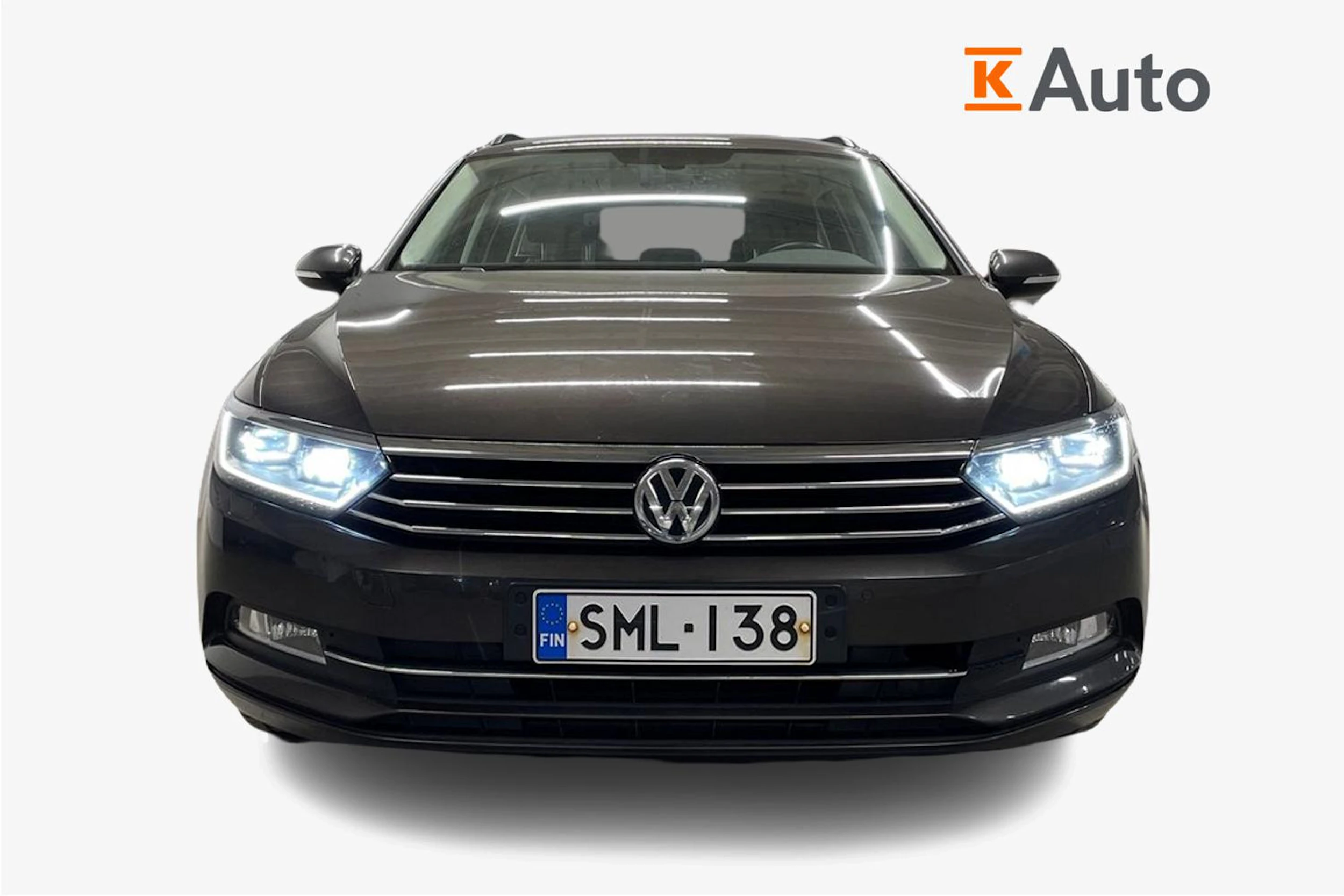 Ruskea (beige) Volkswagen PASSAT 2018 kuva 4.