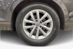 Ruskea (beige) Volkswagen PASSAT 2018 kuva 9.