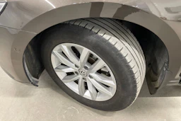 Ruskea (beige) Volkswagen PASSAT 2018 kuva 10.