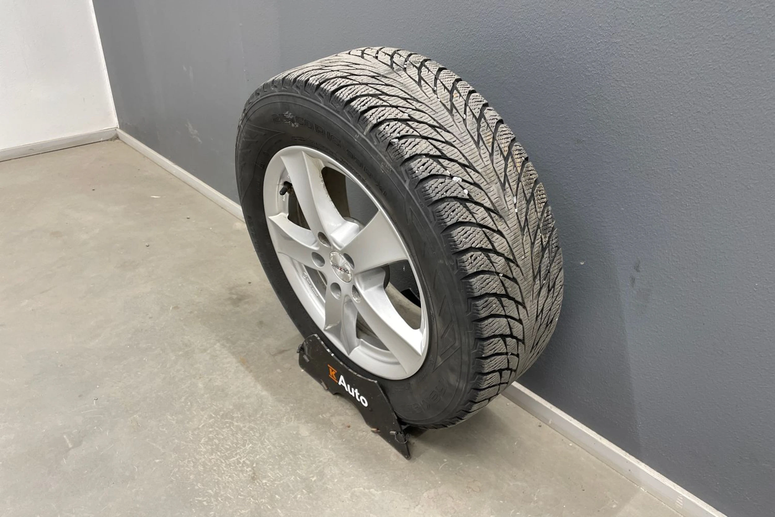 Ruskea (beige) Volkswagen PASSAT 2018 kuva 11.