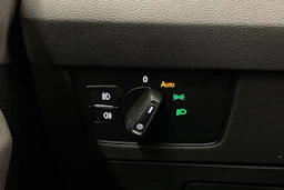 Ruskea (beige) Volkswagen PASSAT 2018 kuva 17.