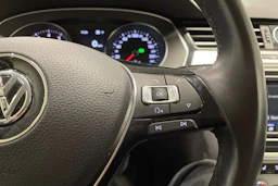 Ruskea (beige) Volkswagen PASSAT 2018 kuva 19.