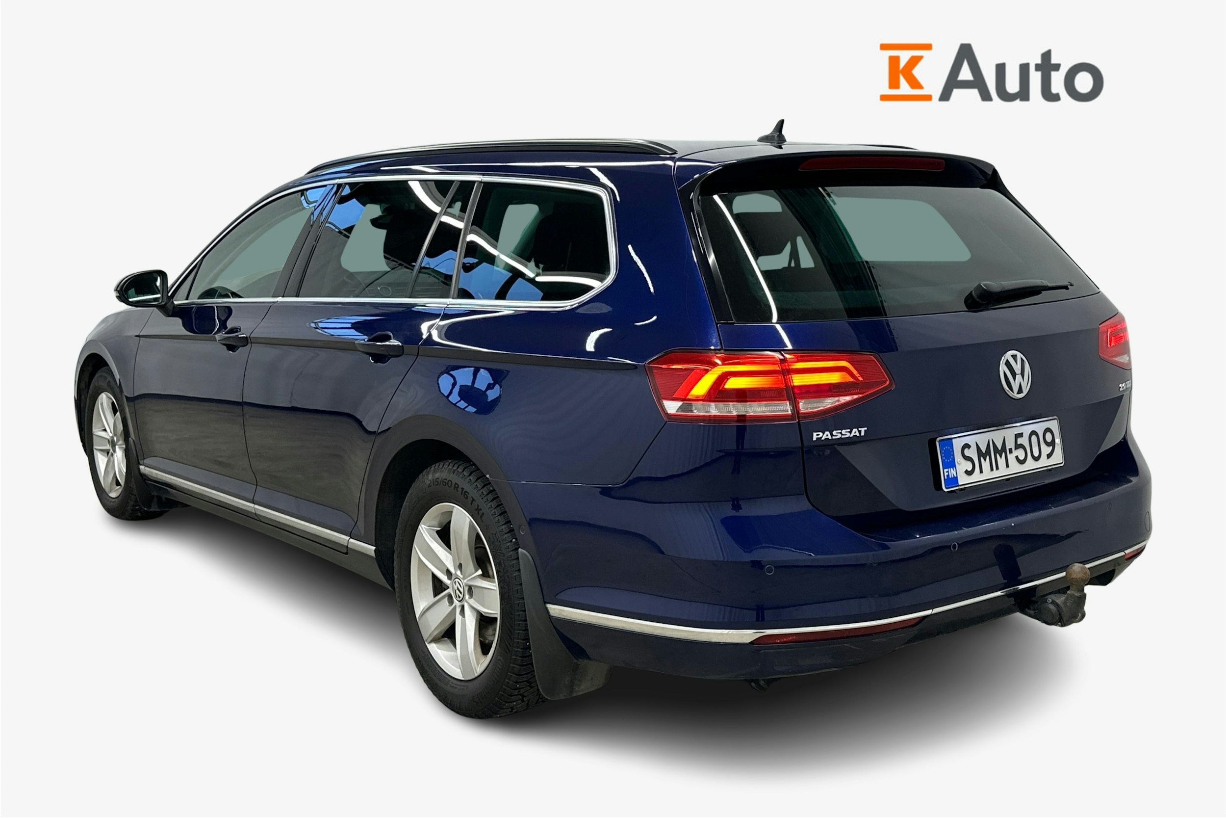 sininen Volkswagen Passat 2018 kuva 2.