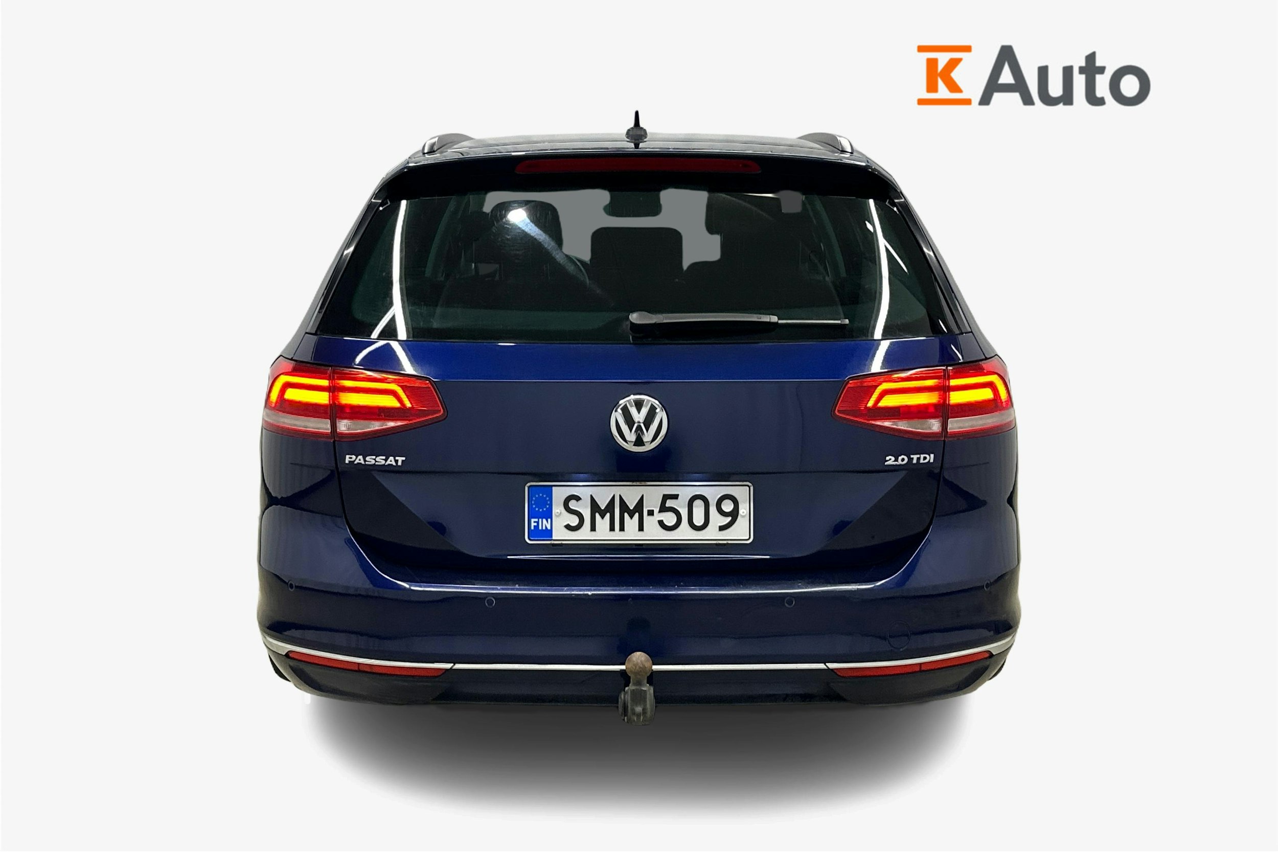 sininen Volkswagen Passat 2018 kuva 3.