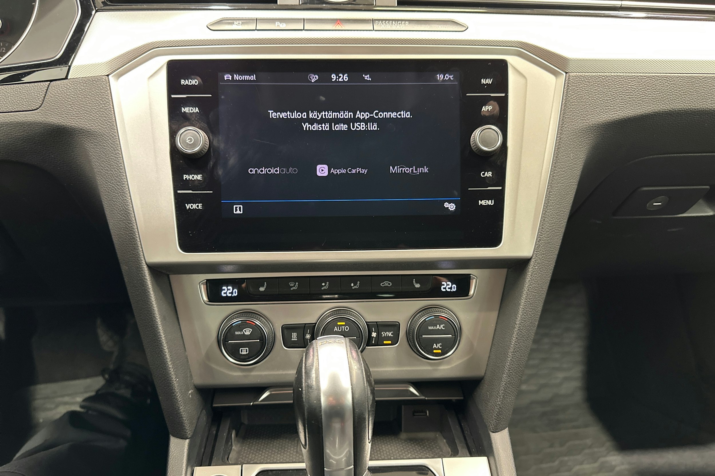 sininen Volkswagen Passat 2018 kuva 20.