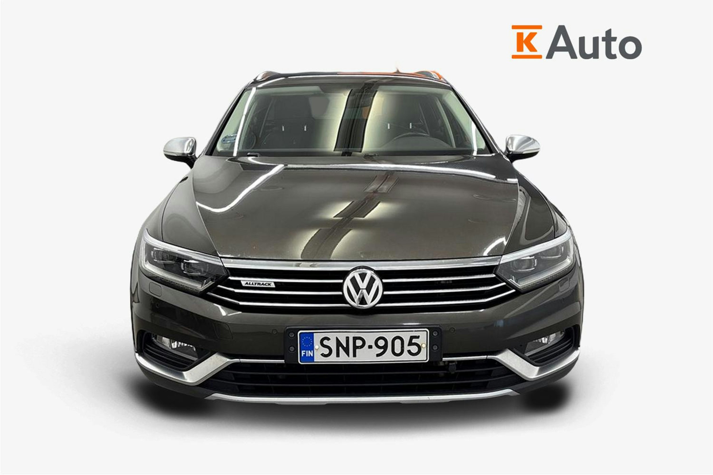ruskea (beige) Volkswagen Passat 2017 kuva 4.