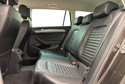 ruskea (beige) Volkswagen Passat 2017 kuva 8.