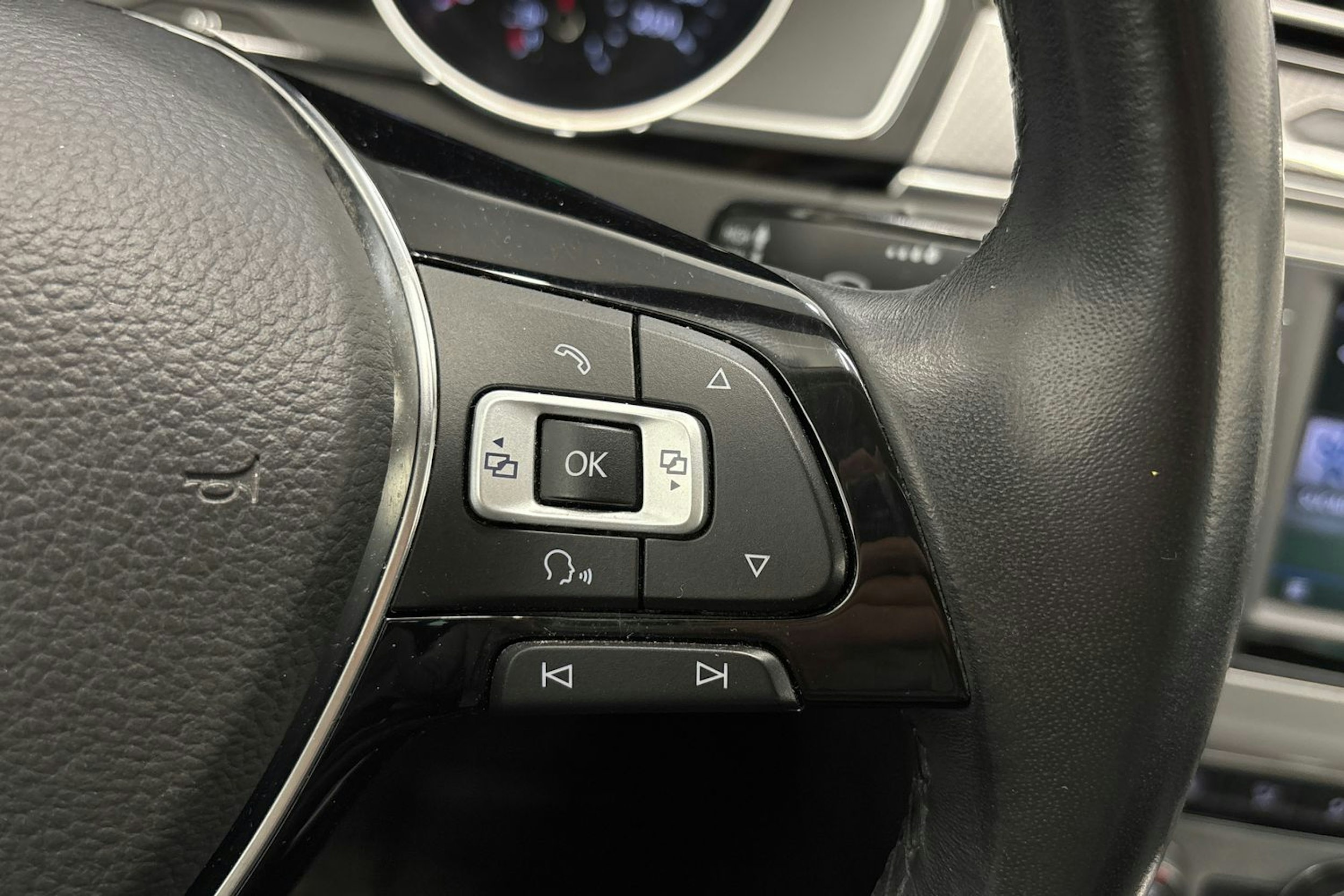 ruskea (beige) Volkswagen Passat 2017 kuva 15.