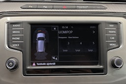 ruskea (beige) Volkswagen Passat 2017 kuva 17.