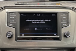ruskea (beige) Volkswagen Passat 2017 kuva 18.