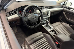 valkoinen Volkswagen Passat 2017 kuva 8.