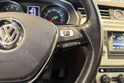 valkoinen Volkswagen Passat 2017 kuva 19.