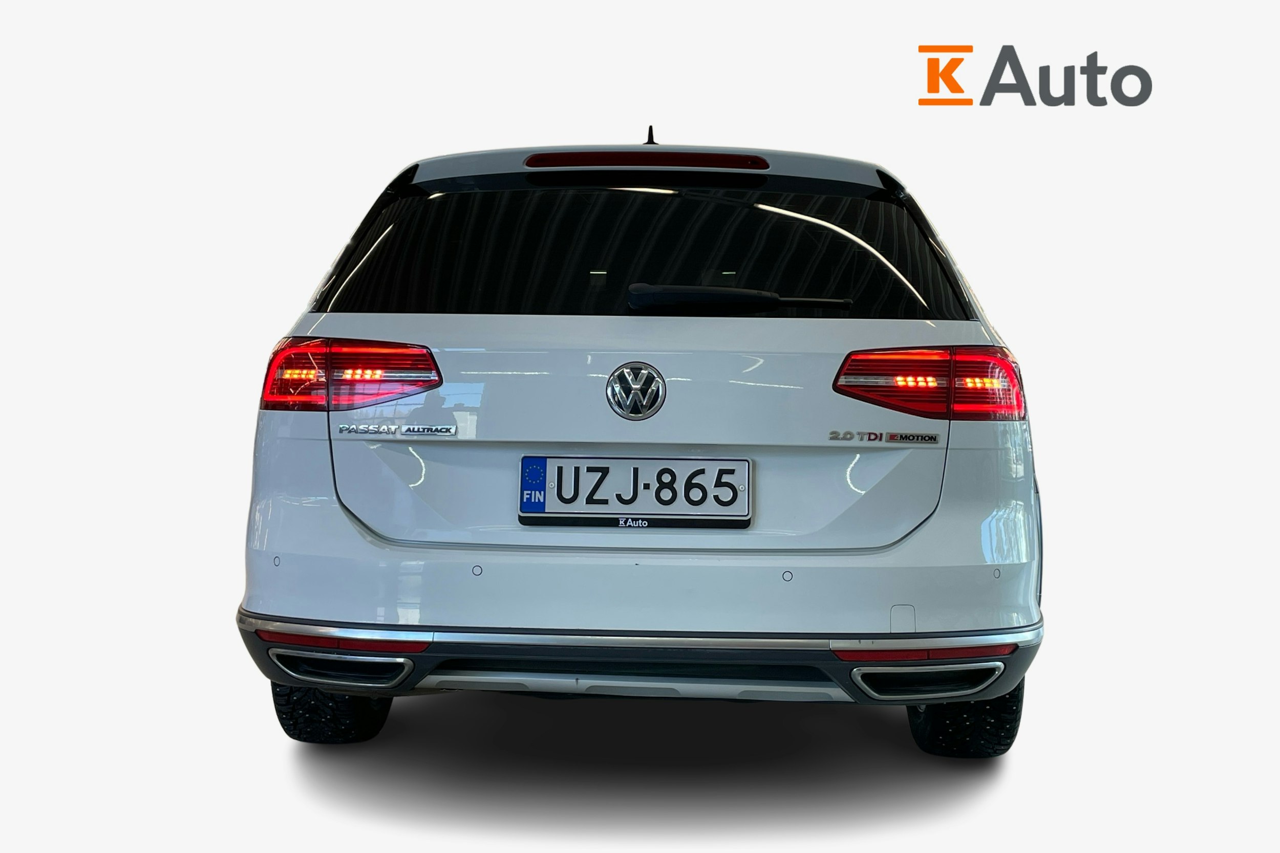 valkoinen Volkswagen Passat 2017 kuva 3.