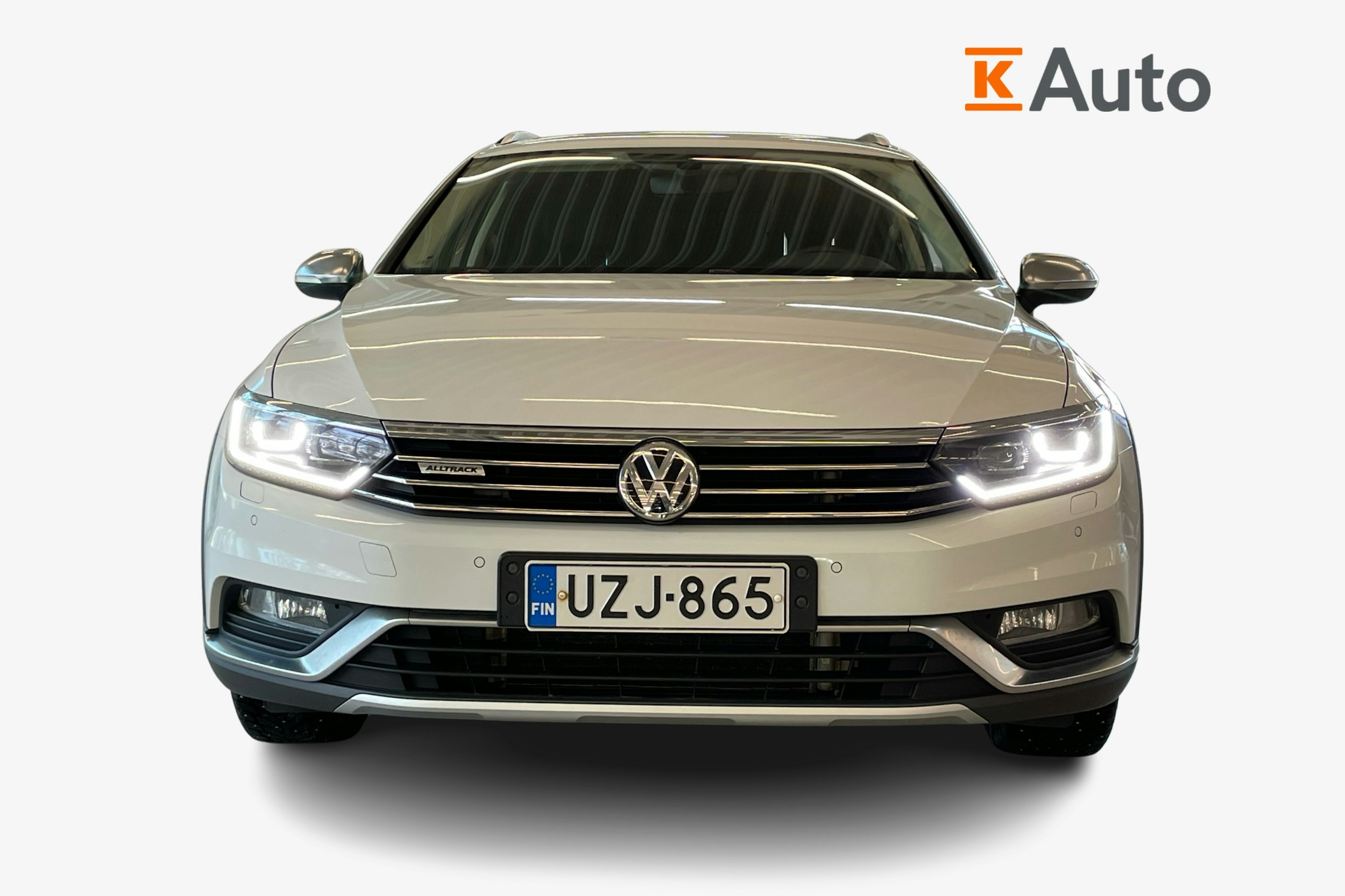 valkoinen Volkswagen Passat 2017 kuva 4.