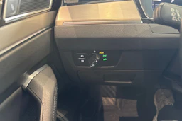 ruskea (beige) Volkswagen Passat 2017 kuva 12.