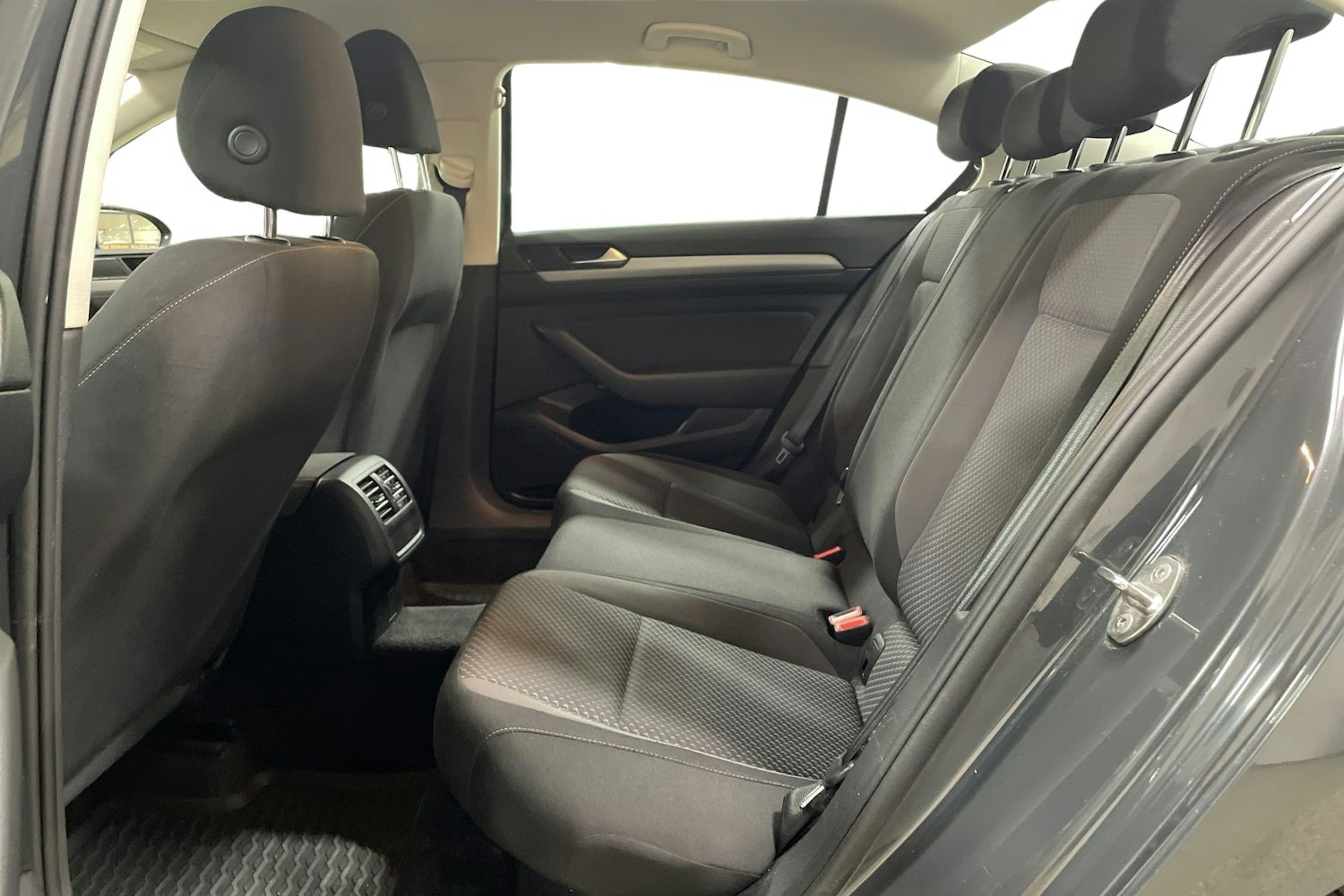 Harmaa Volkswagen PASSAT 2017 kuva 10.