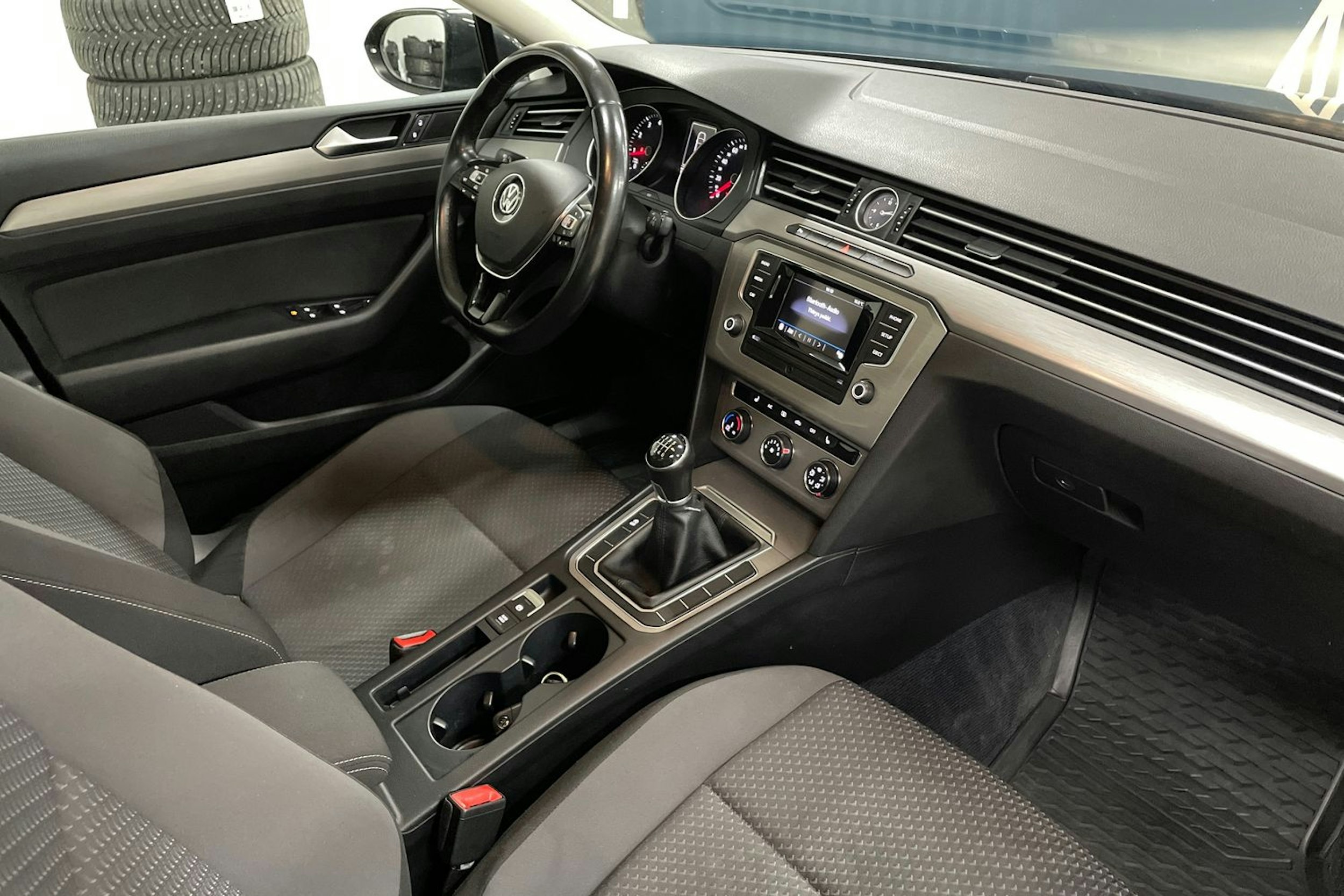 Harmaa Volkswagen PASSAT 2017 kuva 15.