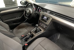 Harmaa Volkswagen PASSAT 2017 kuva 15.