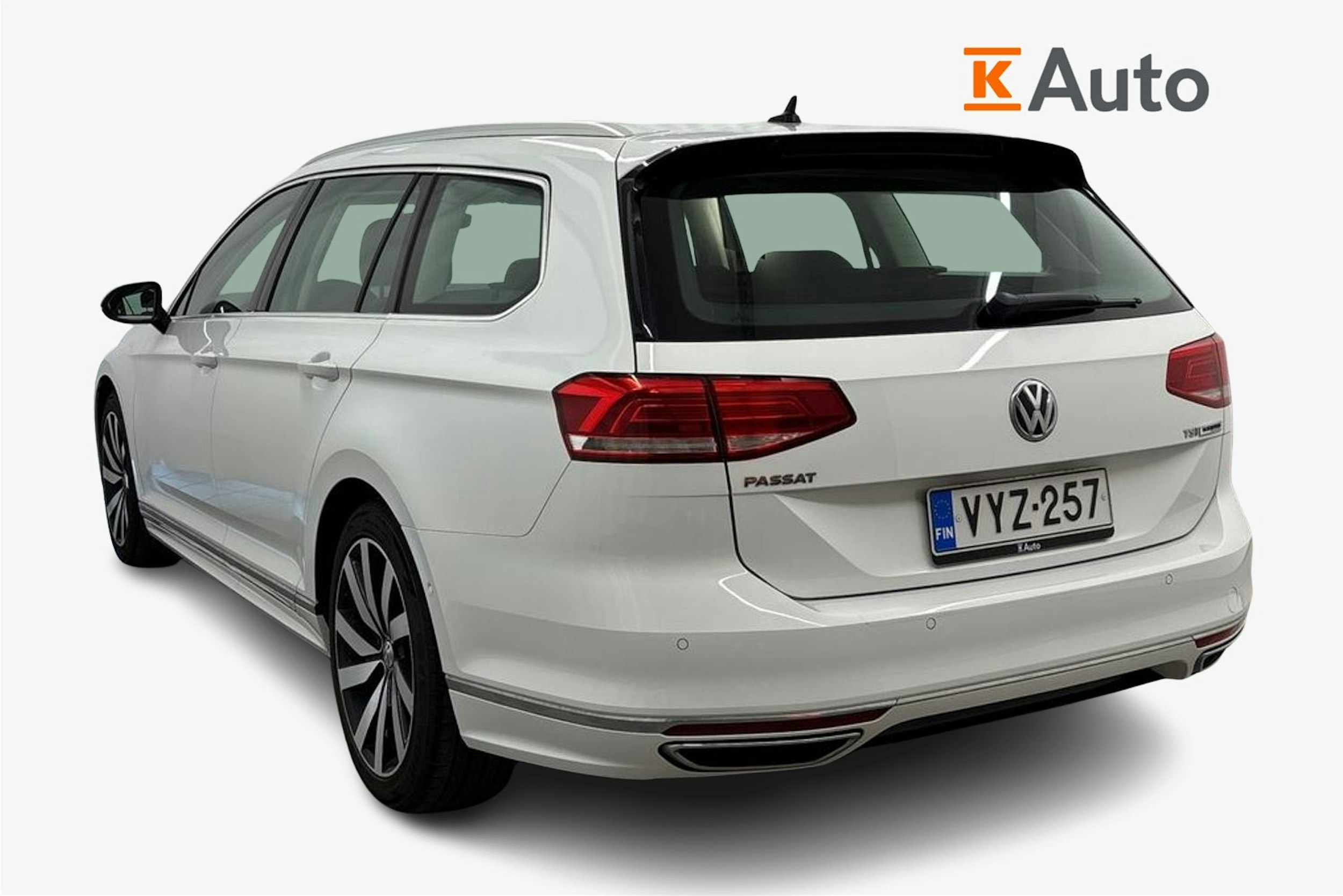valkoinen Volkswagen Passat 2017 kuva 2.
