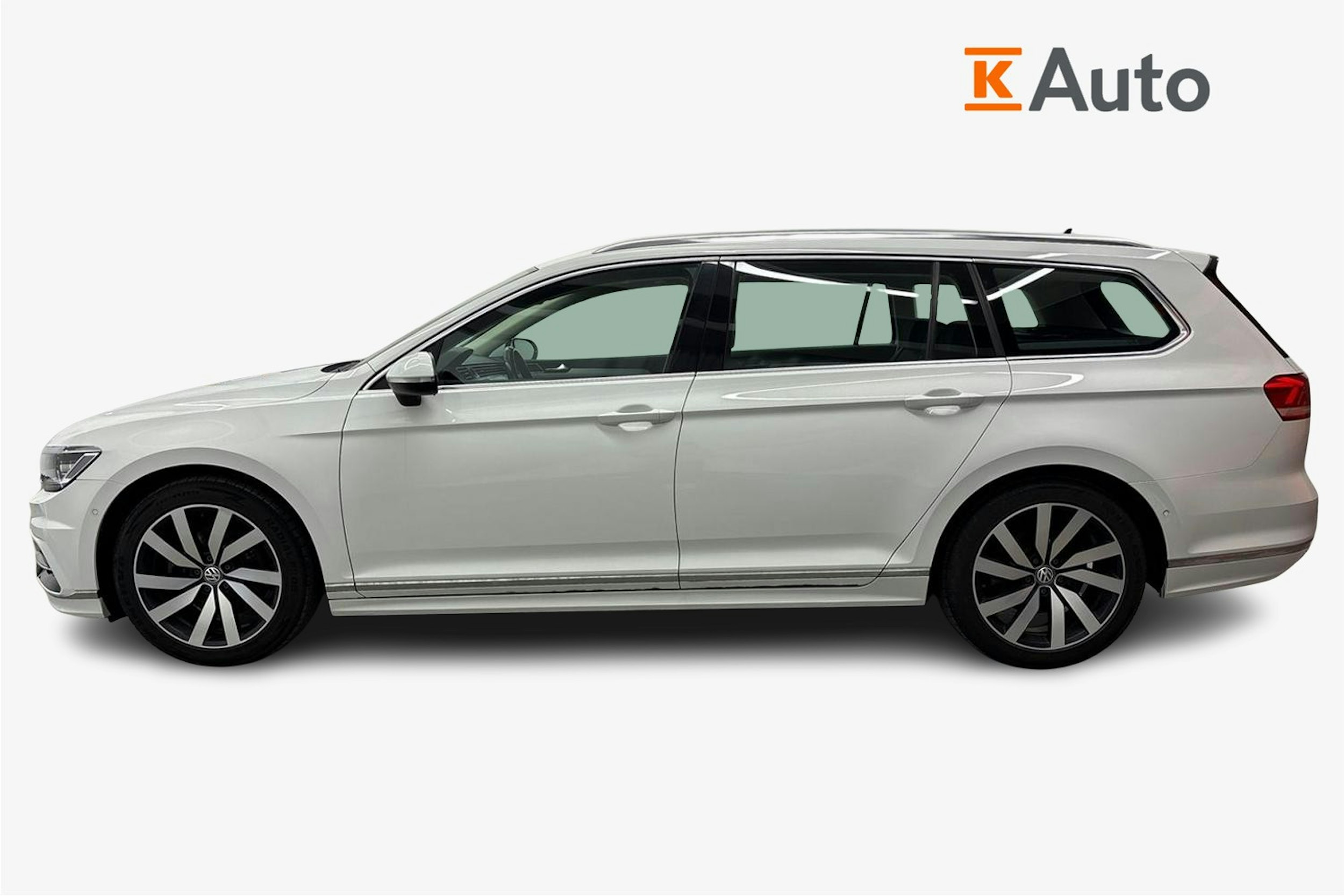 valkoinen Volkswagen Passat 2017 kuva 6.