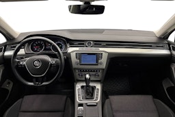 valkoinen Volkswagen Passat 2017 kuva 9.