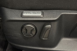 valkoinen Volkswagen Passat 2017 kuva 15.
