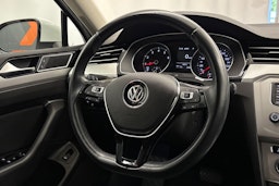 valkoinen Volkswagen Passat 2017 kuva 16.