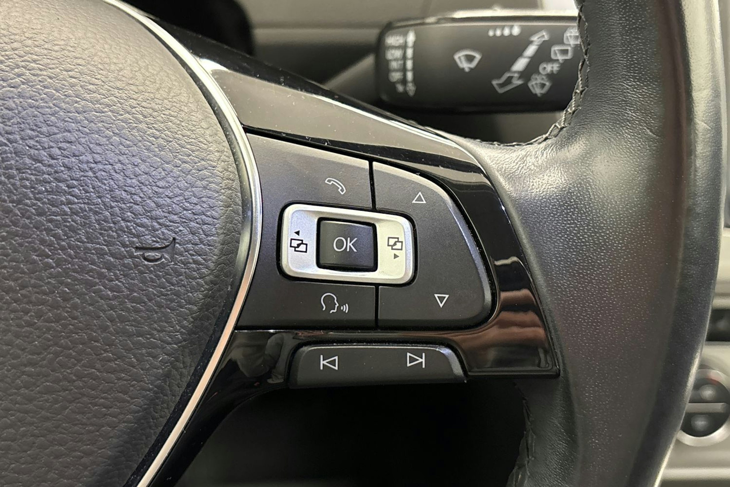 valkoinen Volkswagen Passat 2017 kuva 18.
