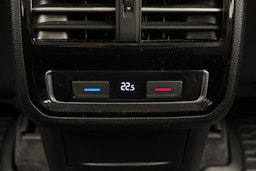 valkoinen Volkswagen Passat 2017 kuva 23.