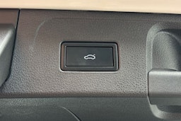 valkoinen Volkswagen Passat 2017 kuva 25.
