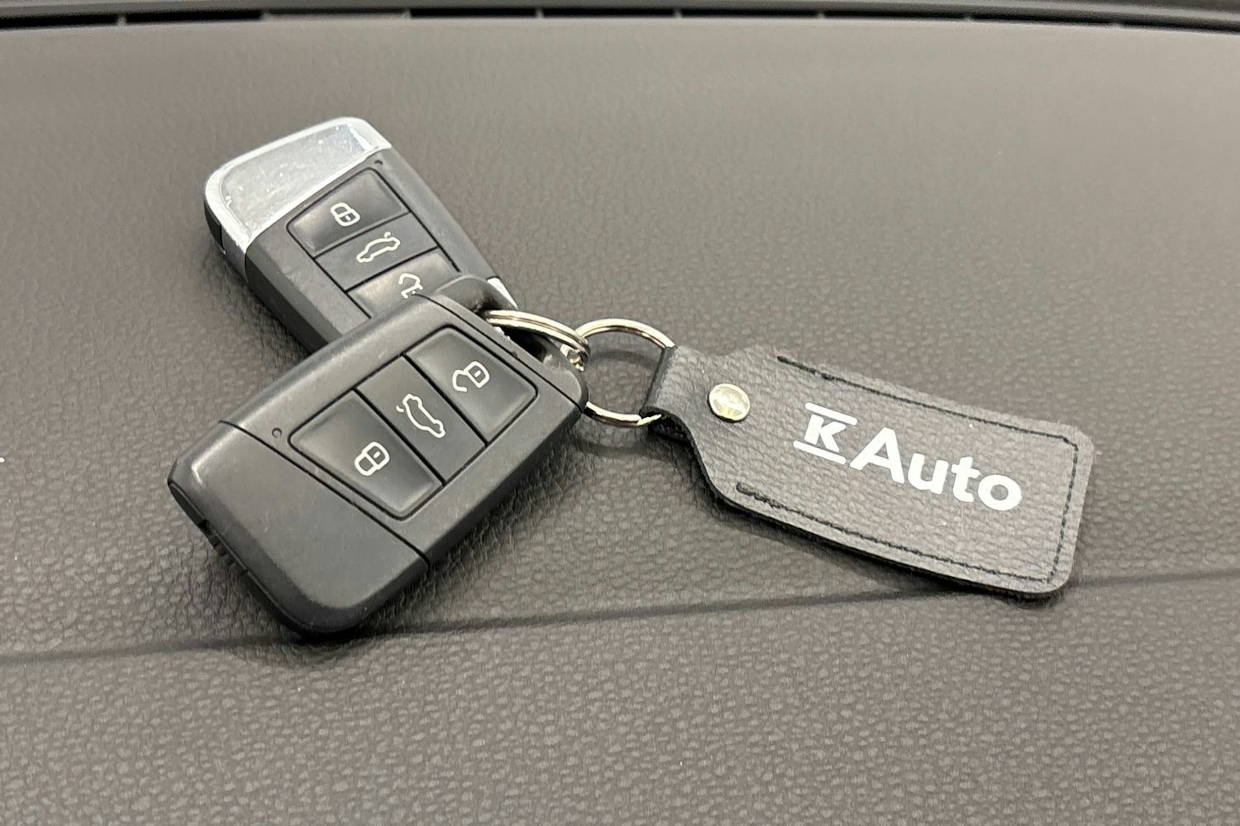 valkoinen Volkswagen Passat 2017 kuva 27.