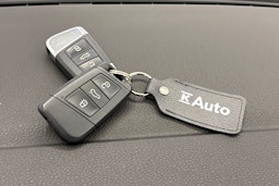 valkoinen Volkswagen Passat 2017 kuva 27.