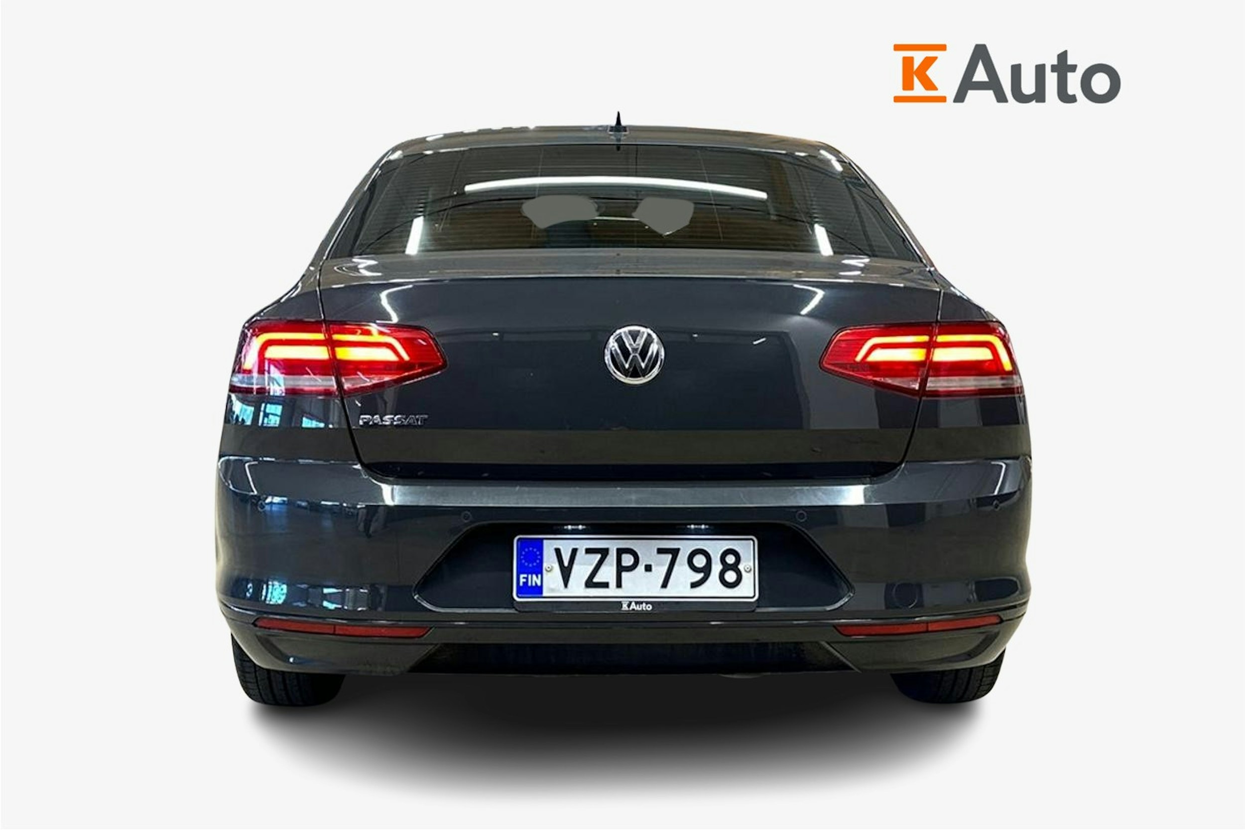 harmaa Volkswagen Passat 2017 kuva 3.