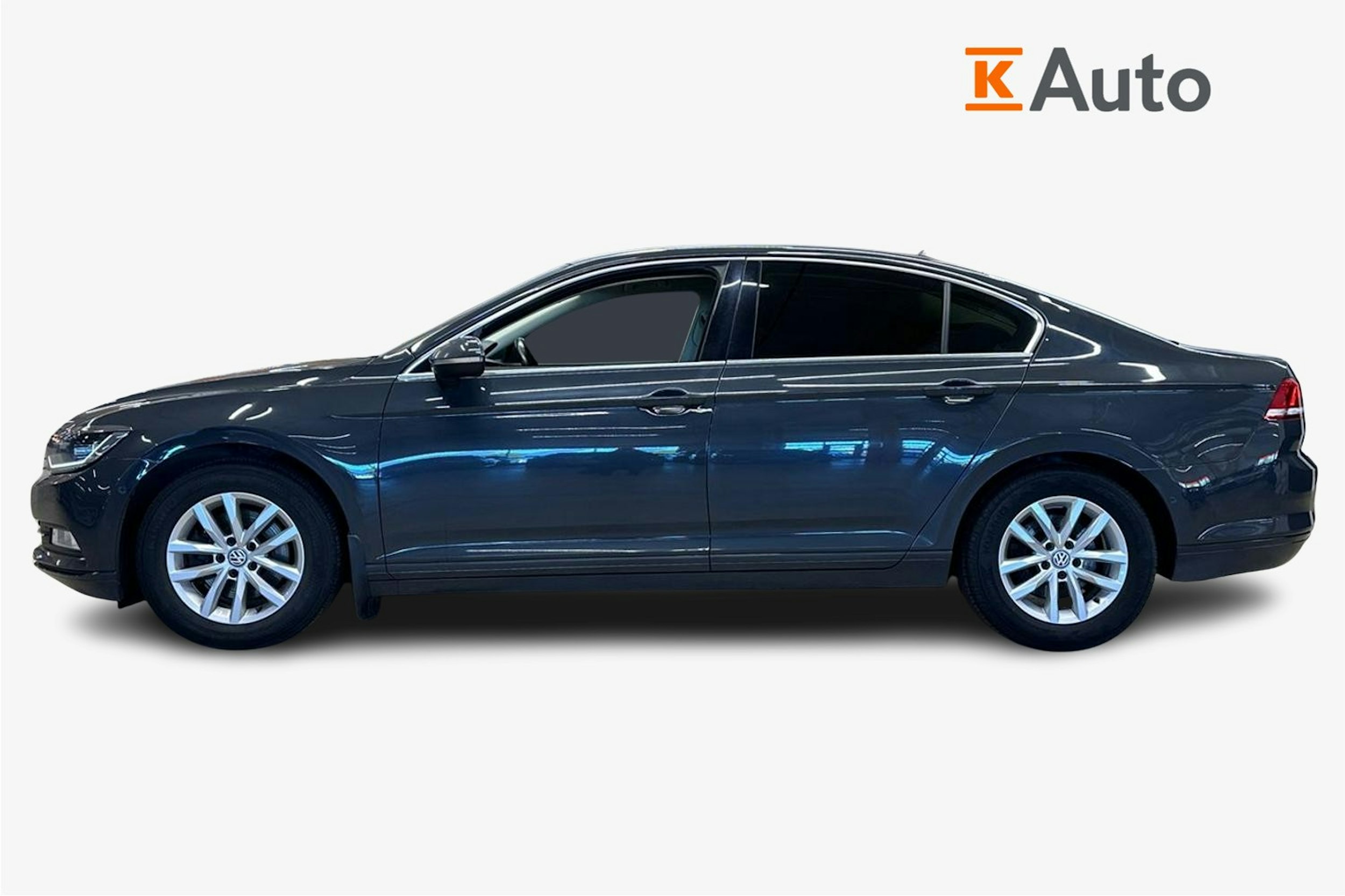 harmaa Volkswagen Passat 2017 kuva 6.