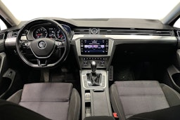 harmaa Volkswagen Passat 2017 kuva 9.
